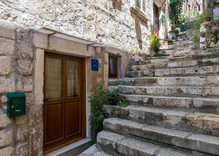 Apartament Lee Loo *